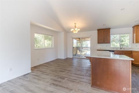 1323 Baker Ave, Everett, WA 98201 photo 4