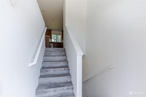 1323 Baker Ave, Everett, WA 98201 photo 2