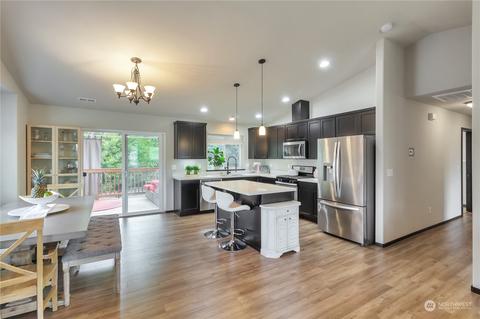 1208 100th St SW, Everett, WA 98204 photo 2