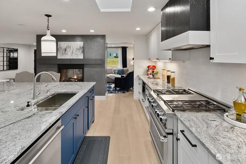 527 220th St SW, Bothell, WA 98021 photo 8