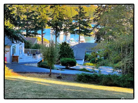 264 Quillayute Pl, La Conner, WA 98257