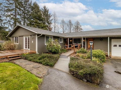 6 White Rd, Raymond, WA 98577