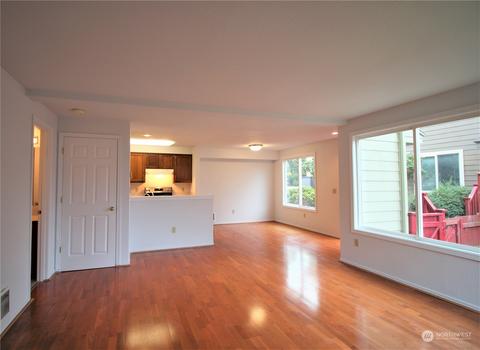 2902 13th St #4-C, Everett, WA 98201 photo 2