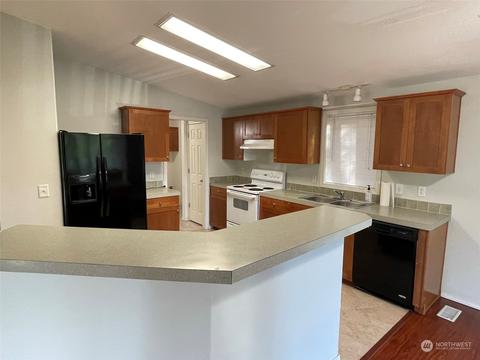 1090 E Trails End Dr, Belfair, WA 98528 photo 5