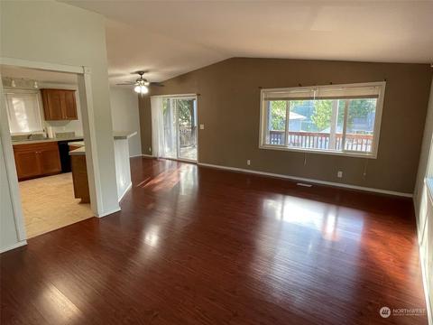 1090 E Trails End Dr, Belfair, WA 98528 photo 3