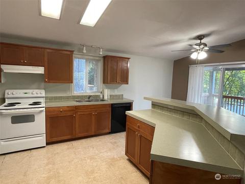 1090 E Trails End Dr, Belfair, WA 98528 photo 6