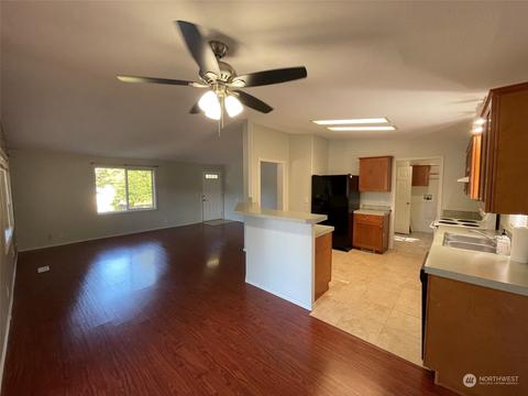 1090 E Trails End Dr, Belfair, WA 98528 photo 4