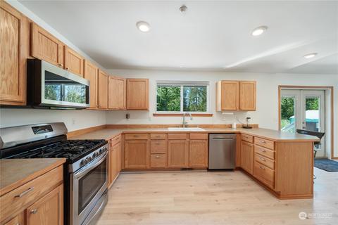 35222 4th Ave E, Roy, WA 98580 photo 4