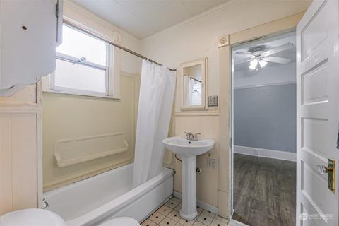 407 W Main St, Everson, WA 98247 photo 17