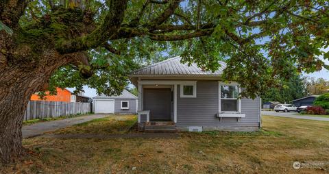 407 W Main St, Everson, WA 98247 photo 2