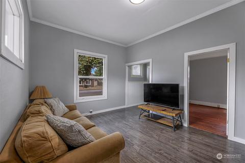 407 W Main St, Everson, WA 98247 photo 9