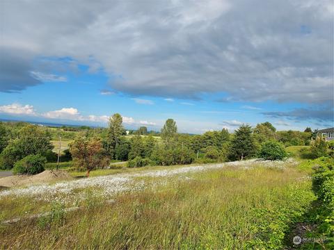 9999 Moonlight Dr, Sequim, WA 98382