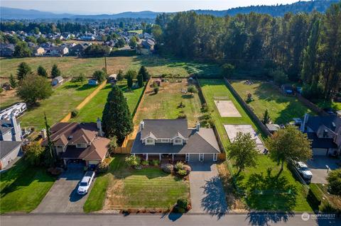 14402 144th St E, Orting, WA 98360 photo 2