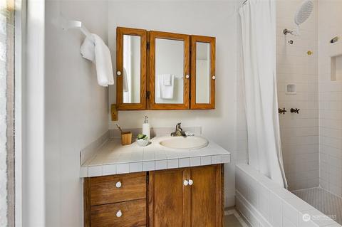 2027 26th Ave E, Seattle, WA 98112 photo 17