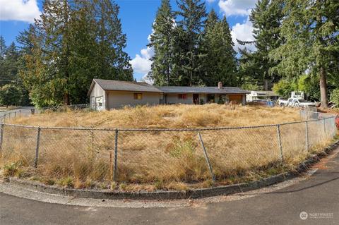217 135th St SE, Everett, WA 98208 photo 2