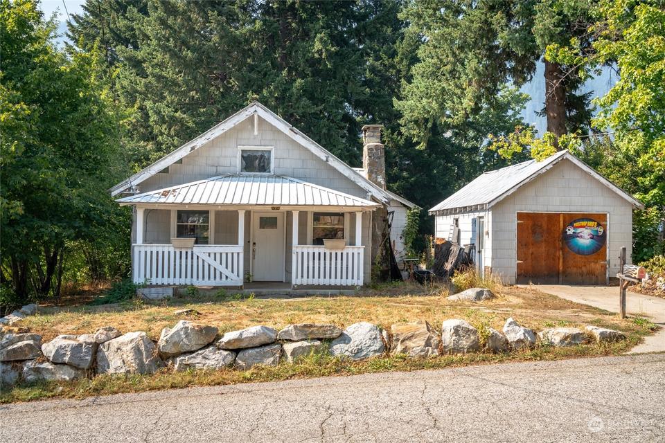  415 Central Ave, Leavenworth, WA 98826 photo 2