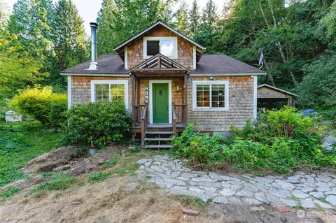 483 Summerland Rd, Bellingham, WA 98229