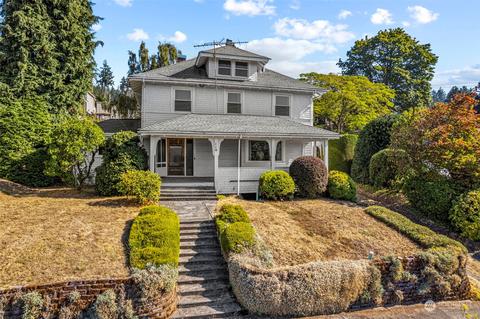 116 N 3rd St, Kalama, WA 98625