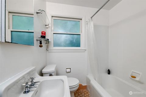 1419 E Olive St, Seattle, WA 98122 photo 22