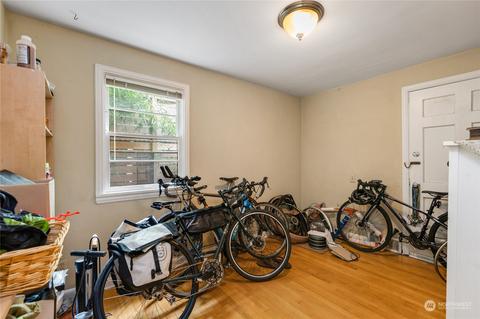 1419 E Olive St, Seattle, WA 98122 photo 26