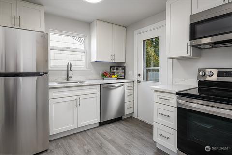 9032 15th Ave SW, Seattle, WA 98106 photo 14
