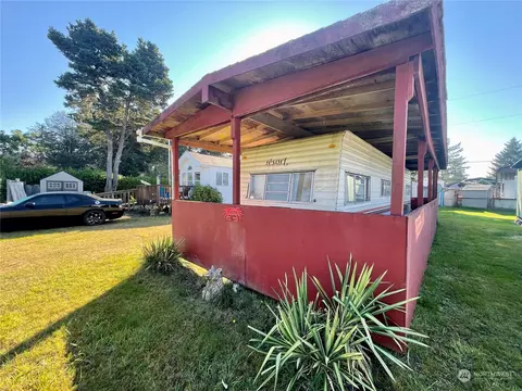 875 Magellan Ave Ne Ave NE, Ocean Shores, WA 98569