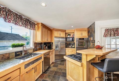 2210 Mcdougall Ave, Everett, WA 98201 photo 11