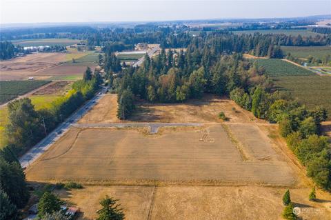 8132 Fresa Ln, Lynden, WA 98264