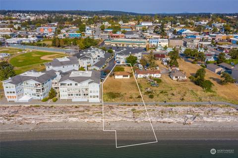 701 SE Bayshore Dr, Oak Harbor, WA 98277