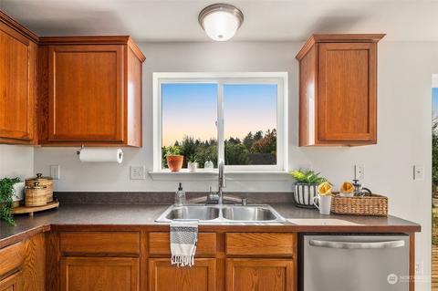 2394 Gordon Dr, Ferndale, WA 98248 photo 12
