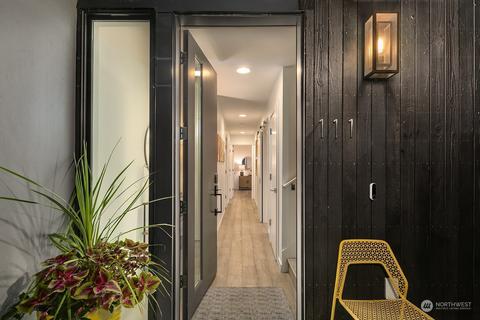111 E Hamlin St, Seattle, WA 98102 photo 2