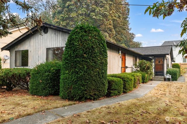 410 10th St, Lynden, WA 98264