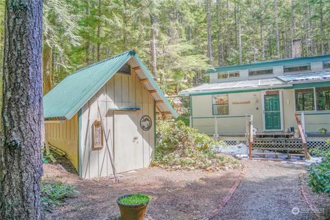 51 N Bearden Way, Hoodsport, WA 98548