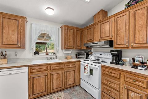 824 Winlock Vader Rd, Winlock, WA 98596 photo 14