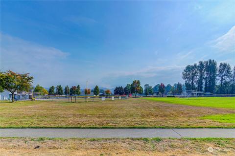 863 7th Ave, Longview, WA 98632 photo 2