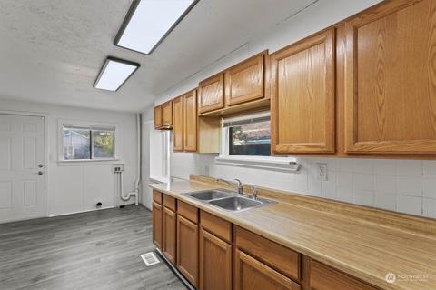 1712 E Olympic Ave, Spokane, WA 99207 photo 12