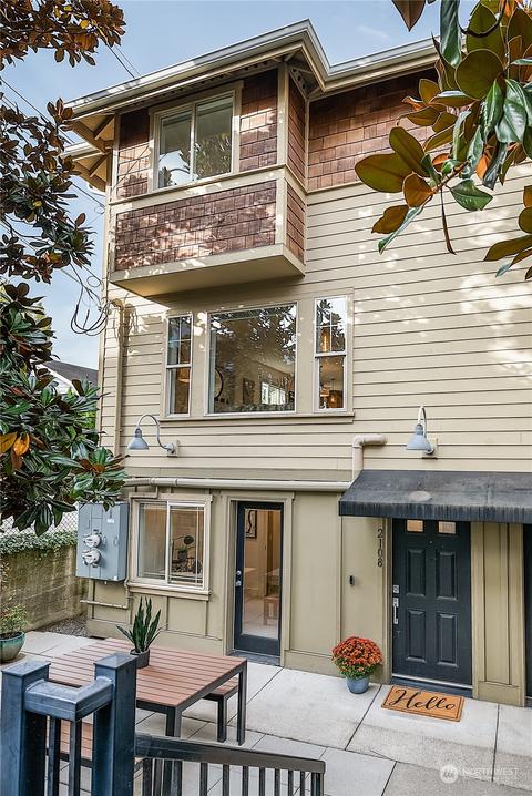 2108 E Terrace St, Seattle, WA 98122 photo 2