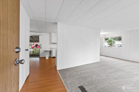 12806 NE 189th St, Bothell, WA 98011 photo 2