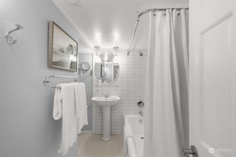 2126 N 87th St, Seattle, WA 98103 photo 26