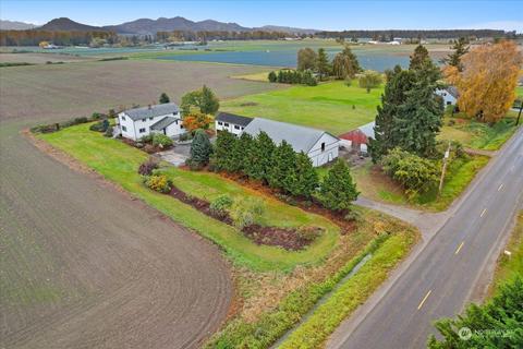 15897 Kamb Rd, Mount Vernon, WA 98273