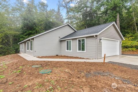 116 Sunny Basin Rd, Castle Rock, WA 98611