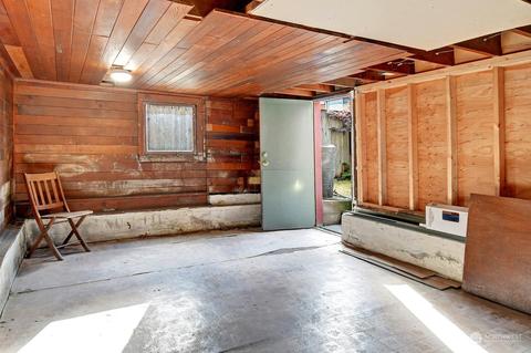 1111 N 40th St, Seattle, WA 98103 photo 17