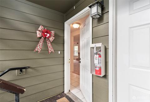 820 E Cady Rd #C203, Everett, WA 98203 photo 2