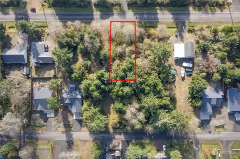 960 Mt Olympus Ave SE, Ocean Shores, WA 98569