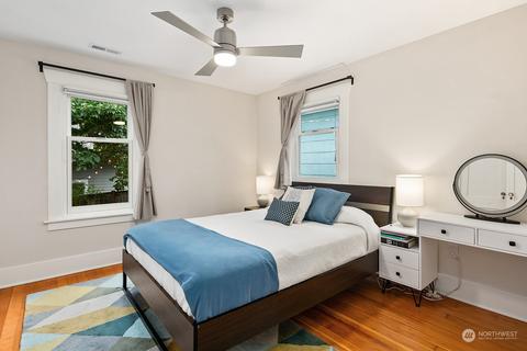 4029 Interlake Ave N, Seattle, WA 98103 photo 9