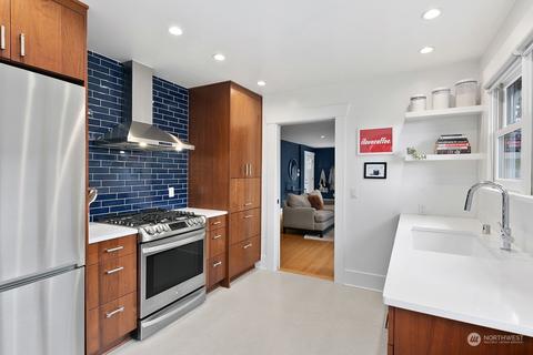 4029 Interlake Ave N, Seattle, WA 98103 photo 5