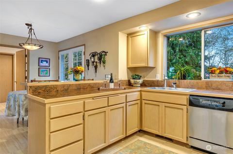 1705 Edgemoor Ln, Everett, WA 98203 photo 12