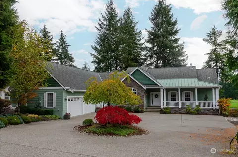 231 E Soderberg Rd, Allyn, WA 98524