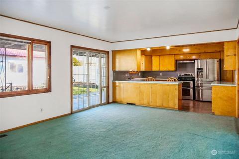 215 E 5th St, Lind, WA 99341 photo 10