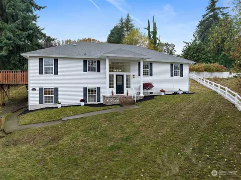 1340 Glacier Ct SE, Olympia, WA 98503